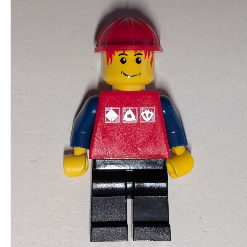 Homme, chemise rouge avec bras bleu foncé, casque de chantier rouge (Man, Red Shirt with Dark Blue Arms, Red Hard Hat)