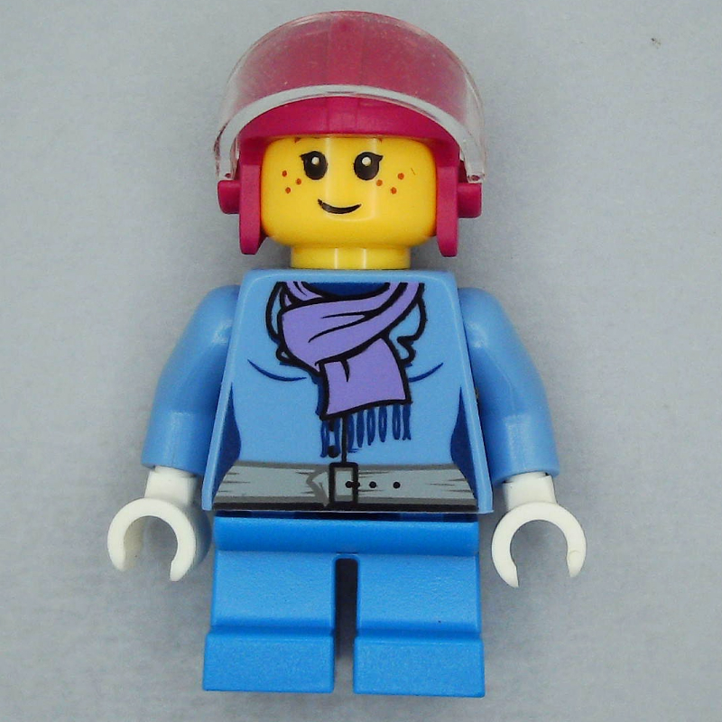 Fille, veste bleu moyen avec écharpe lavande moyenne, courtes jambes azur foncé, casque magenta avec visière (Girl, Medium Blue Jacket with Medium Lavender Scarf, Short Dark Azure Legs, Magenta Helmet with Visor)