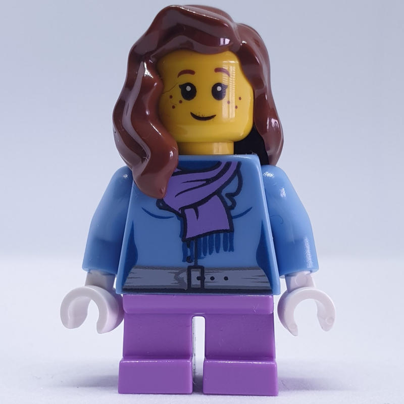 Fille, veste bleu moyen avec écharpe lavande moyen, courtes jambes lavande moyen, cheveux brun rougeâtre (Girl, Medium Blue Jacket with Medium Lavender Scarf, Short Medium Lavender Legs, Reddish Brown Hair)