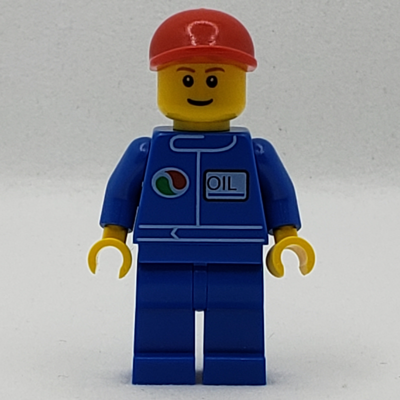 Mécanicien, combinaison bleue avec logo Octan, casquette rouge, sourire, sourcils brun rougeâtre (Mechanic, Blue Jumpsuit with Octan Logo, Red Cap, Smile, Reddish Brown Eyebrows)