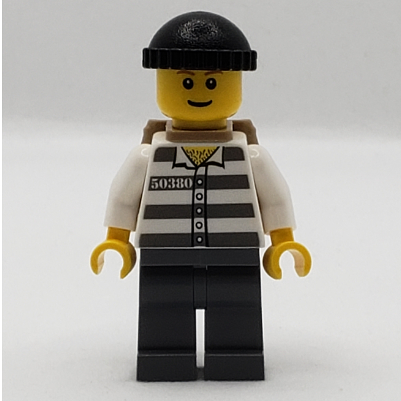 Bandit, chemise de prison avec # 50380, jambes gris bleuté foncé, chapeau noir et sac à dos beige foncé (3626bpr0387 tête) (Criminal, Prison Shirt with #50380, Dark Bluish Gray Legs, Black Hat and Dark Tan Back Pack (3626bpr0387 Head))