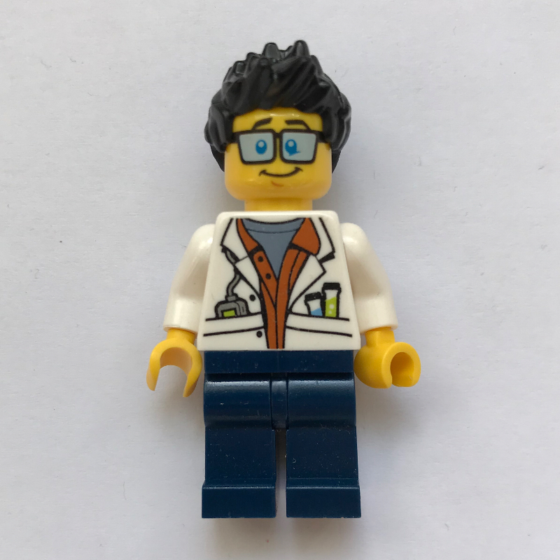 Scientifique, veste blanche ouverte sur chemise orange foncé, jambes bleu foncé, lunettes (Scientist, Open White Jacket over Dark Orange Shirt, Dark Blue Legs, Glasses)
