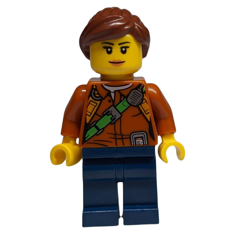 Explorateur, femme, chemise avec sangles et radio, cheveux bruns rougeâtres (Explorer, Woman, Shirt with Straps and Radio, Reddish Brown Hair)
