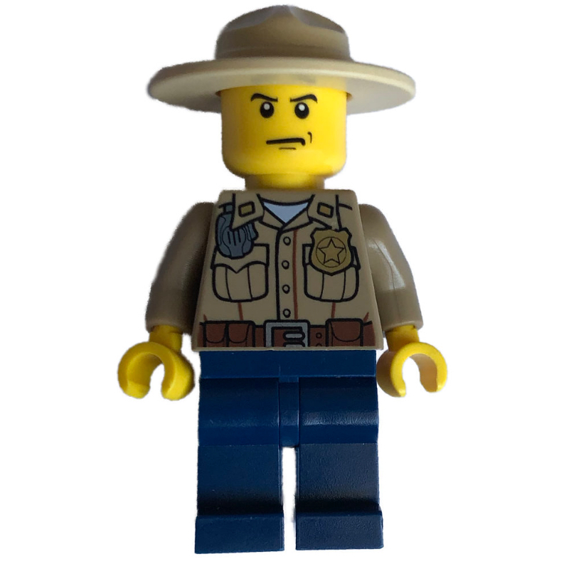 Police forestière / ranger, chemise beige foncé avec radio et badge, jambes bleu foncé, chapeau de campagne beige, air sévère (Forest Police / Ranger, Dark Tan Shirt with Radio and Badge, Dark Blue Legs, Tan Campaign Hat, Stern)