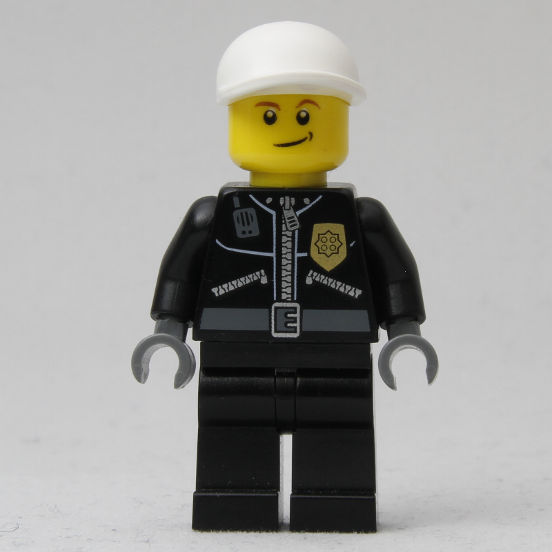 Policier, veste noire avec fermeture éclair, radio, badge et 'POLICE' au dos, casquette blanche (3626b tête) (Policeman, Black Jacket with Zipper, Radio, Badge, and 'POLICE' on Back, White Cap (3626b Head))