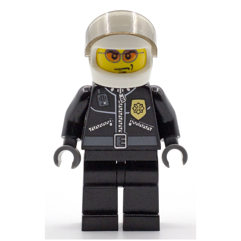 Policier, veste noire avec fermeture éclair, radio, et badge, casque blanc et visière, lunettes de soleil orange (Policeman, Black Jacket with Zipper, Radio, and Badge, White Helmet and Visor, Orange Sunglasses)