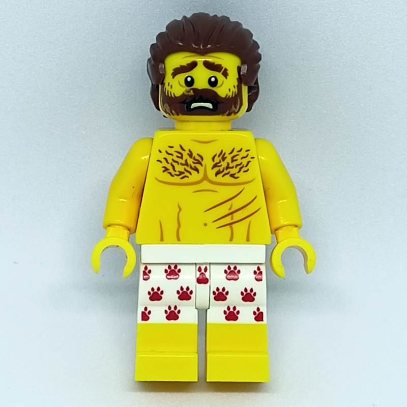 Homme, sous-vêtements blancs avec des empreintes de pattes rouges, barbe (Man, White Underwear with Red Paw Prints, Beard)
