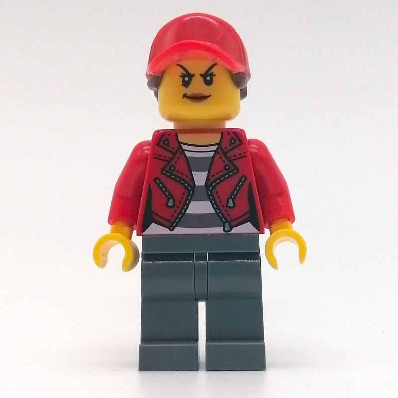 Bandit, femme, veste rouge ouverte sur la chemise de prison, casquette rouge avec cheveux (Criminal, Woman, Open Red Jacket over Prison Shirt, Red Cap with Hair)