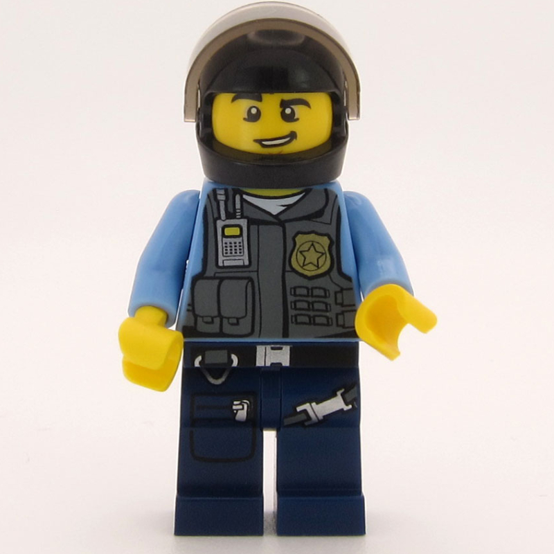 Policier, gilet gris bleuté foncé avec radio, badge et pochettes sur chemise bleu moyen, casque noir avec visière, bouche ouverte (Policeman, Dark Bluish Gray Vest with Radio, Badge and Pouches over Medium Blue Shirt, Black Helmet with Visor, Open Mouth)