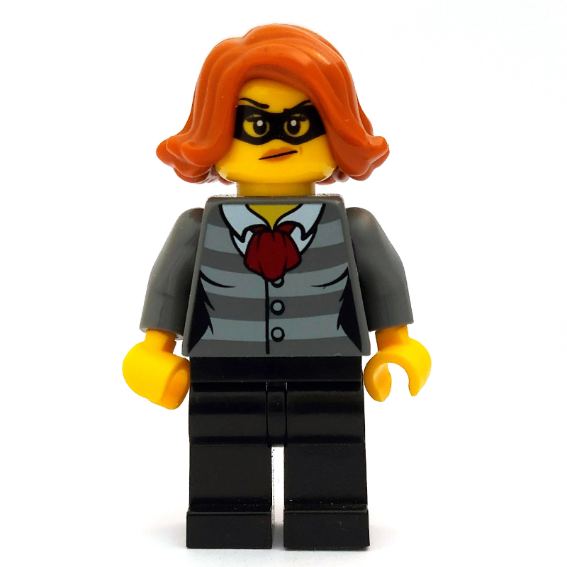 Bandit, femme, chemise de prison avec écharpe rouge foncé, cheveux orange foncé, masque oculaire noir (Criminal, Woman, Prison Shirt with Dark Red Scarf, Dark Orange Hair, Black Eyemask)