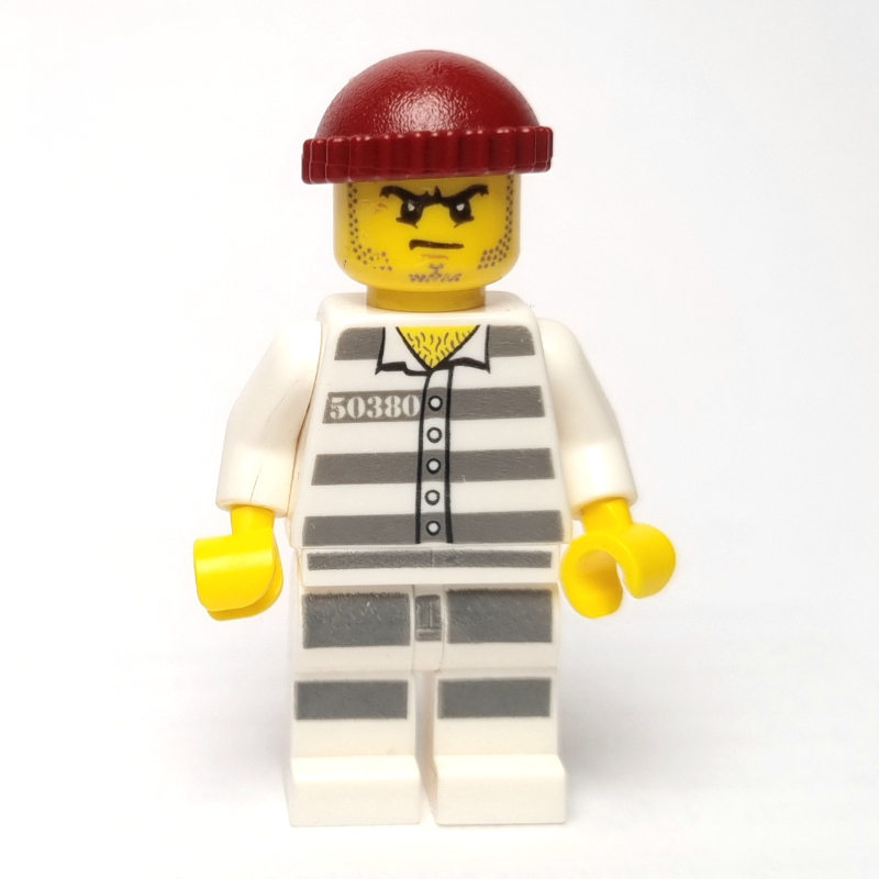 Bandit, chemise de prison avec # 50380, chapeau rouge foncé (Criminal, Prison Shirt with #50380, Dark Red Hat)