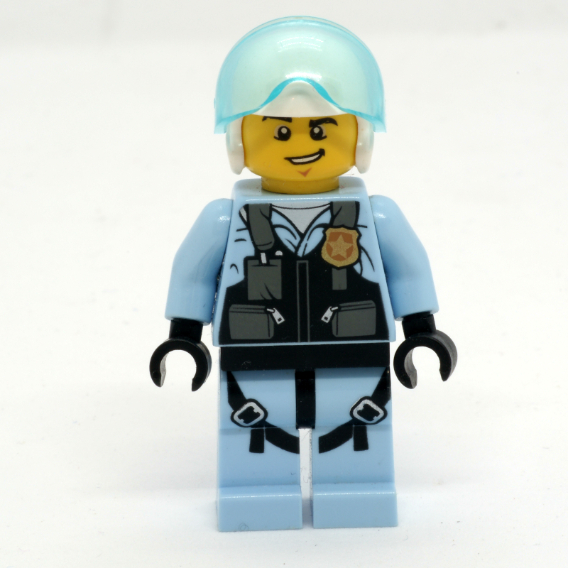 Policier, pilote, gilet noir avec badge et pochettes, casque blanc avec visière (Policeman, Pilot, Black Vest with Badge and Pouches, White Helmet with Visor)
