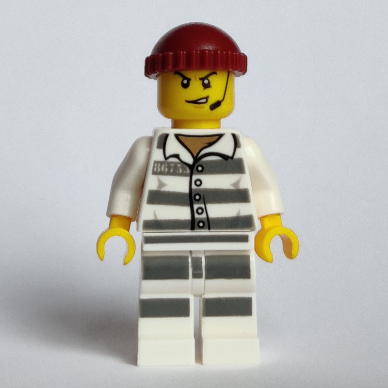 Bandit, chemise de prison avec #86753, chapeau rouge foncé, micro-casque (Criminal, Prison Shirt with #86753, Dark Red Hat, Headset)