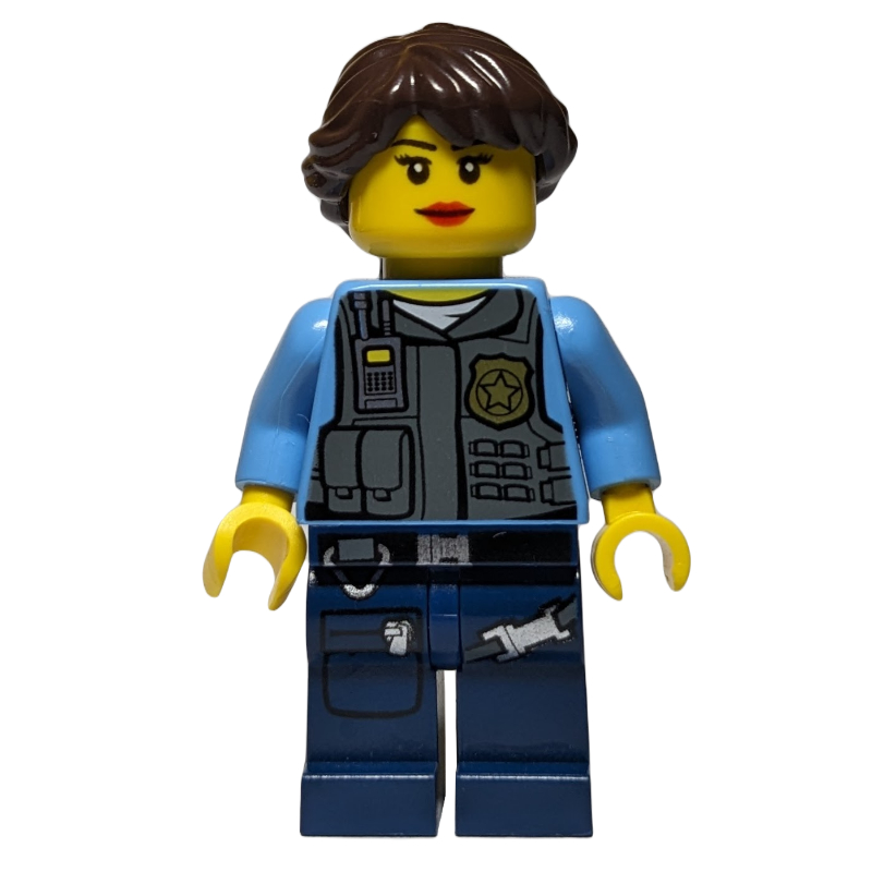 Policière, gilet gris bleuté foncé avec radio, badge et pochettes sur chemise bleu moyen, cheveux brun foncé (Policewoman, Dark Bluish Gray Vest with Radio, Badge and Pouches over Medium Blue Shirt, Dark Brown Hair)