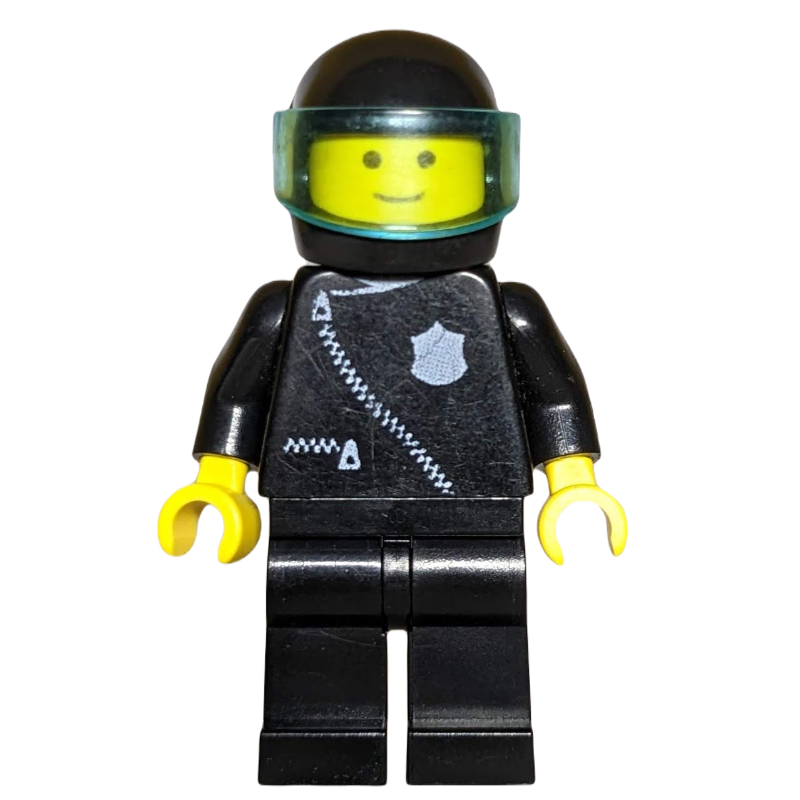 Policier, veste noire avec fermeture éclair et badge, casque noir avec visière (Policeman, Black Jacket with Zipper and Badge, Black Helmet with Visor)