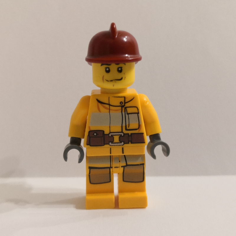 Pompier, tenue de pompier orange clair vif, casque rouge foncé (Fireman, Bright Light Orange Fire Suit, Dark Red Helmet)