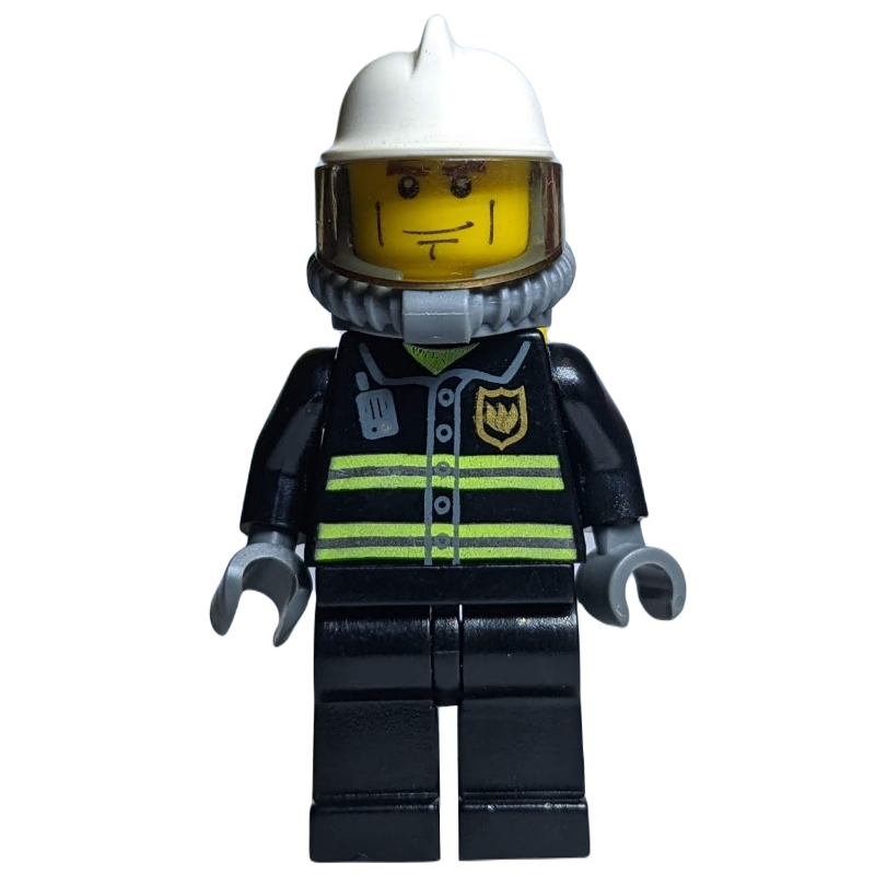 Pompier, veste de feu noir avec bandes réfléchissantes, radio, et badge, casque blanc, appareil respiratoire, bouteilles d’air, lignes de joues (Fireman, Black Fire Jacket with Reflective Stripes, Radio, and Badge, White Helmet, Breathing Apparatus, Airtanks, Cheek Lines)