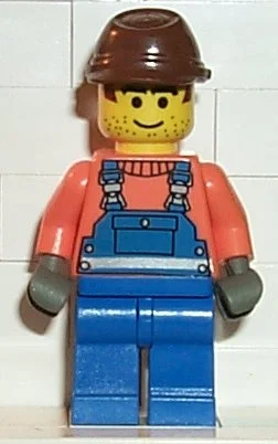 Pete - ouvrier du bâtiment, salopette bleue sur pull orange, casquette de cavalerie marron, cheveux imprimés et barbe naissante (Pete - Construction Worker, Blue Overalls over Orange Sweater, Brown Cavalry Cap, Printed Hair and Stubble)