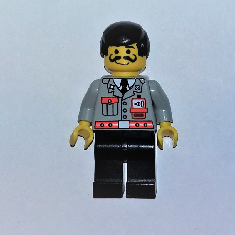 Pompier, veste gris clair avec radio et poche, cheveux noirs, moustache (Fireman, Light Gray Jacket with Radio and Pocket, Black Hair, Moustache)