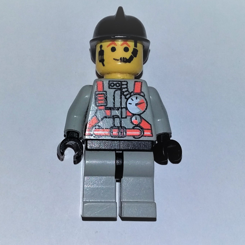 Pompier, costume de feu gris clair avec jauges et sangles, casque noir, micro-casque (Fireman, Light Gray Fire Suit with Gauges and Straps, Black Helmet, Headset)