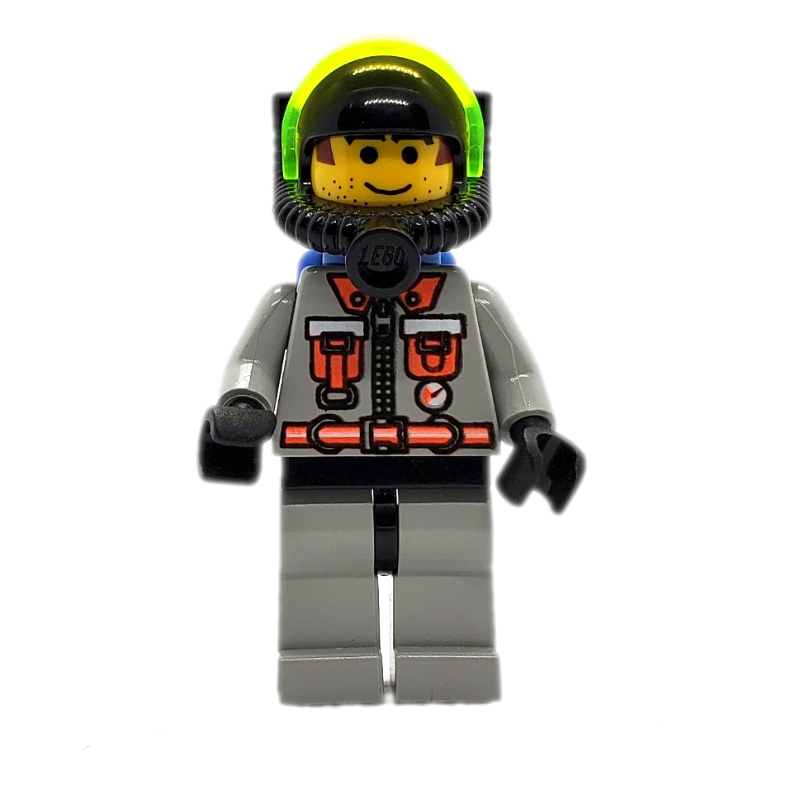 Pompier, costume de feu gris clair avec fermeture à glissière, jauge et poches, appareil respiratoire avec visière, bouteilles d’air, cheveux imprimés et barbe naissante (Fireman, Light Gray Fire Suit with Zipper, Gauge, and Pouches, Breathing Apparatus with Visor, Airtanks, Printed Hair and Stubble)