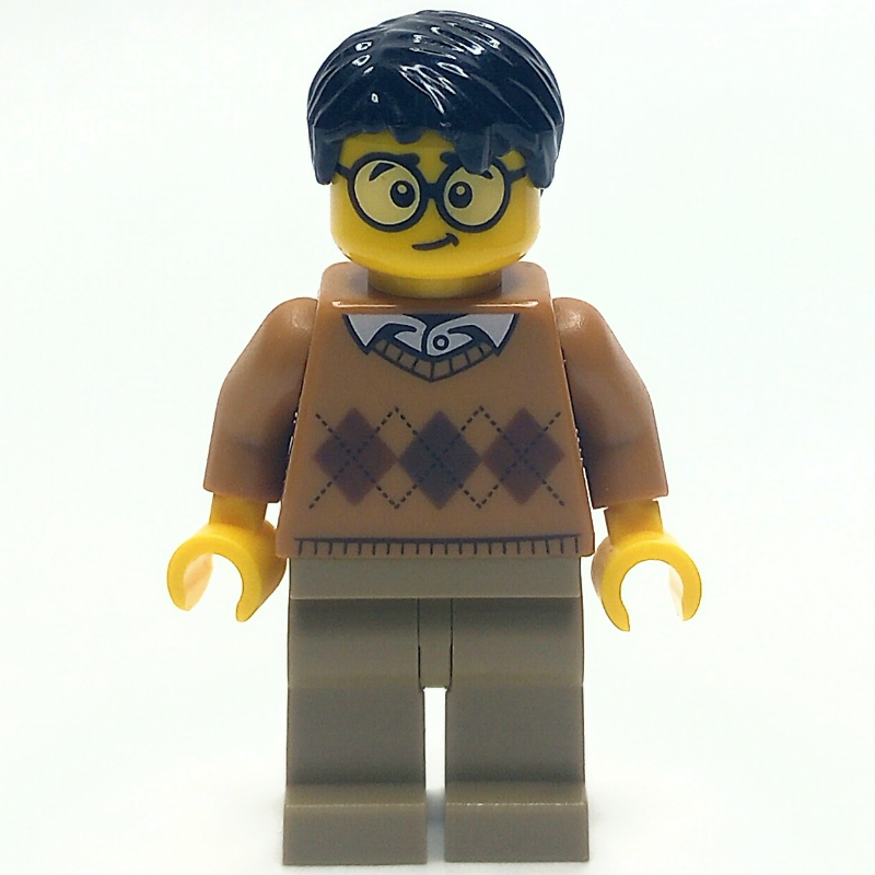 Homme, pull moyen foncé Argyle, jambes beige foncé, cheveux noirs, lunettes (Man, Medium Dark Argyle Sweater, Dark Tan Legs, Black Hair, Glasses)