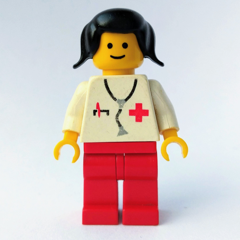 Médecin, femme, torse blanc avec stéthoscope et croix rouge, jambes rouges, cheveux noirs (3626a tête) (Doctor, Woman, White Torso with Stethoscope and Red Cross, Red Legs, Black Hair (3626a Head))
