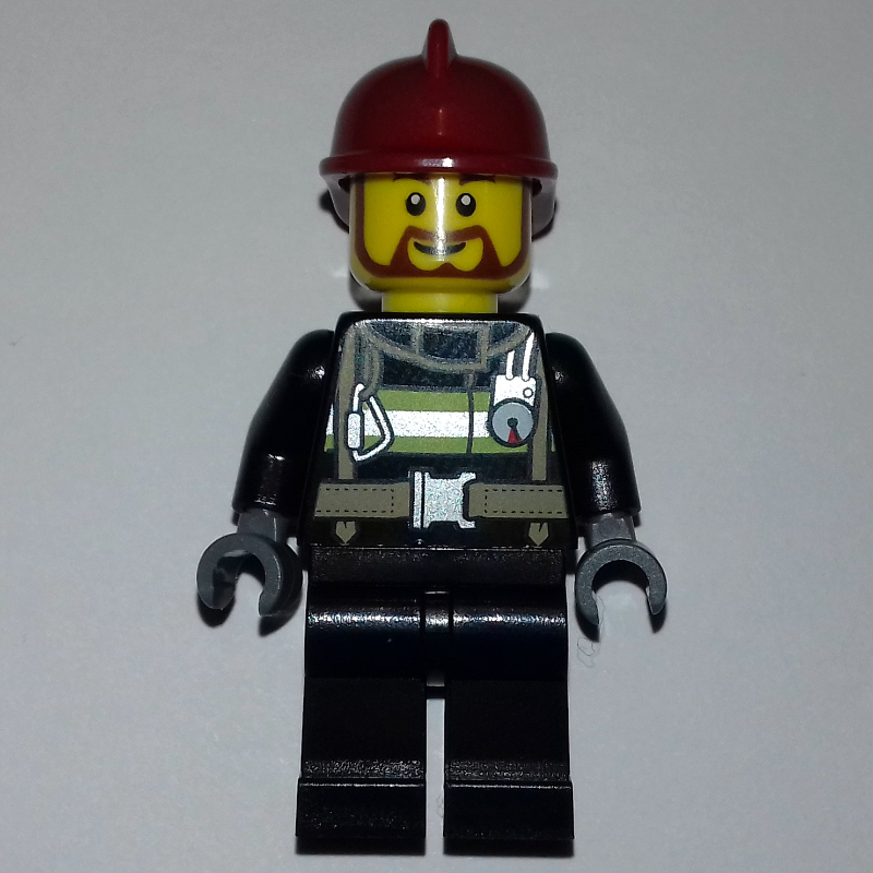 Pompier, costume de feu noir avec jauge et sangles, jambes noires, casque rouge foncé, barbe (Fireman, Black Fire Suit with Gauge and Straps, Black Legs, Dark Red Helmet, Beard)