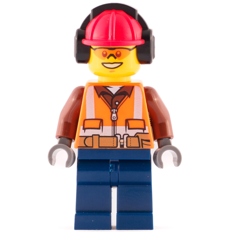 Ouvrier de chantier, gilet de sécurité orange avec fermeture éclair sur chemise brun rougeâtre, jambes bleu foncé, casque de chantier rouge avec protecteurs d'oreille, lunettes de sécurité orange (Construction Worker, Orange Safety Vest with Zipper over Reddish Brown Shirt, Dark Blue Legs, Red Hard Hat with Ear Defenders, Orange Safety Glasses)