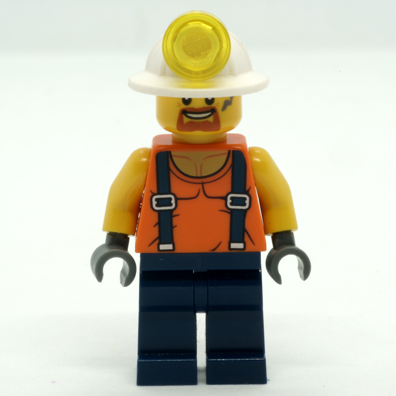 Mineur, gilet orange avec bretelles, chapeau minier, bouc et sale (Miner, Orange Vest with Suspenders, Mining Hat, Goatee Beard and Dirty)