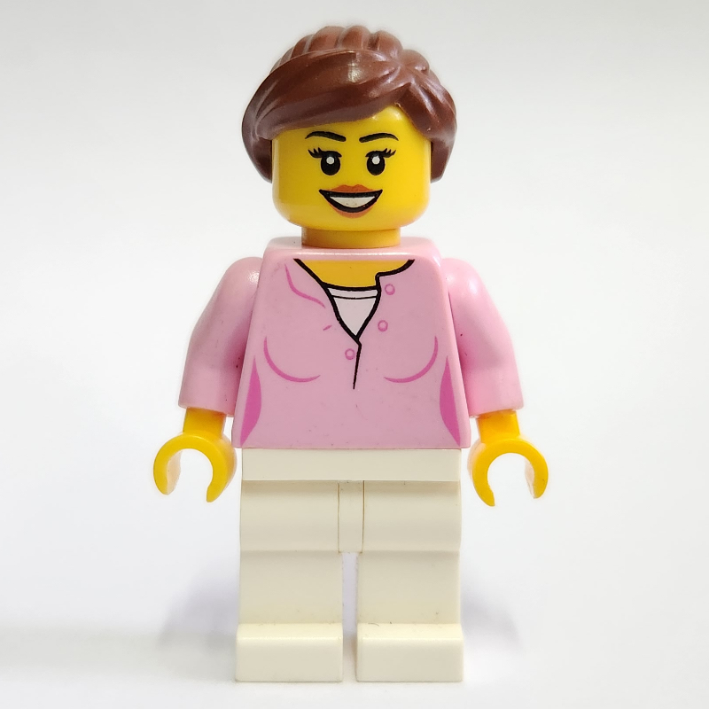 Torse rose vif, jambes blanches, cheveux brun rougeâtre (Bright Pink Torso, White Legs, Reddish Brown Hair)