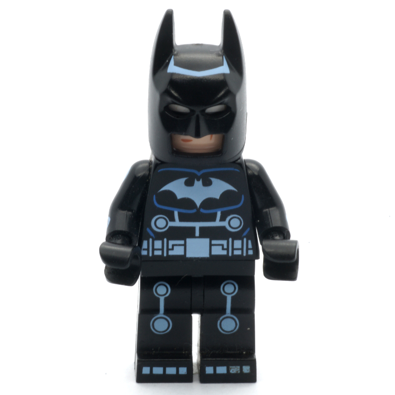Batman, tenue noire, cagoule noir (tenue électro) (Batman, Black Suit, Black Cowl (Electro Suit))