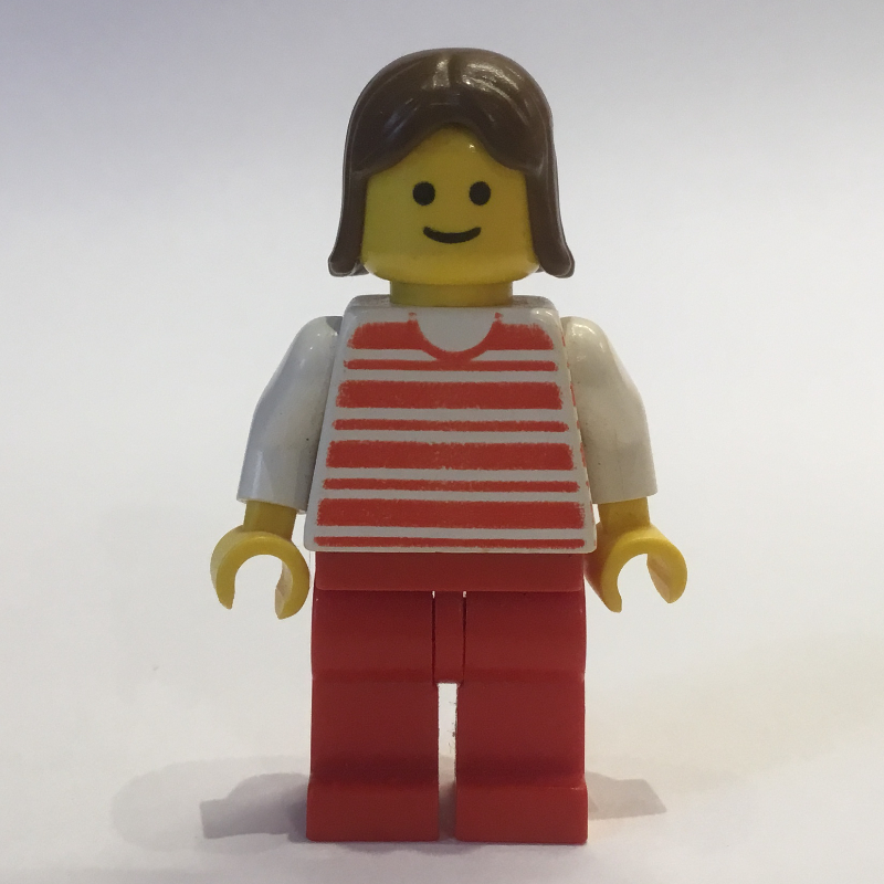 Femme, chemise rayée rouge et blanche, jambes rouges, cheveux bruns (3626a tête) (Woman, Red and White Striped Shirt, Red Legs, Brown Hair (3626a Head))