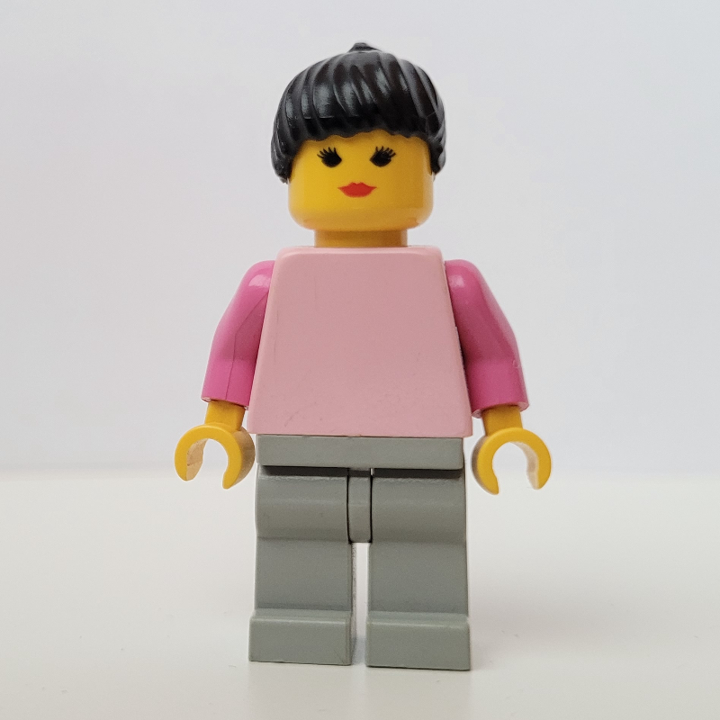 Torse rose, jambes gris clair, cheveux noirs (Pink Torso, Light Grey Legs, Black Hair)