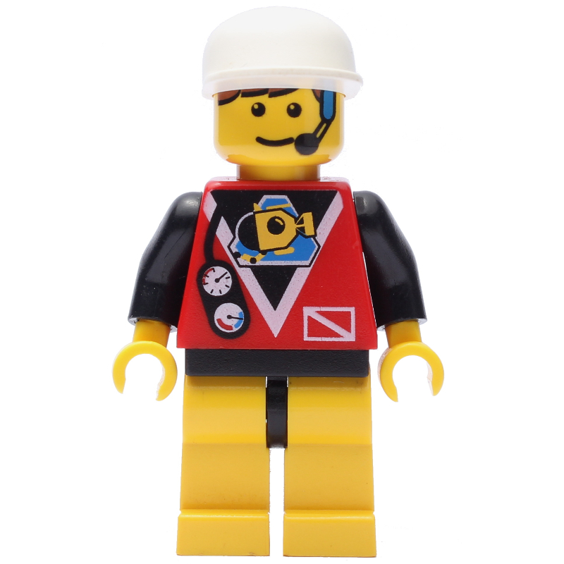 Marine explorer, chemise rouge avec logo de plongeurs, casquette blanche, casque (Marine Explorer, Red Shirt with Divers Logo, White Cap, Headset)