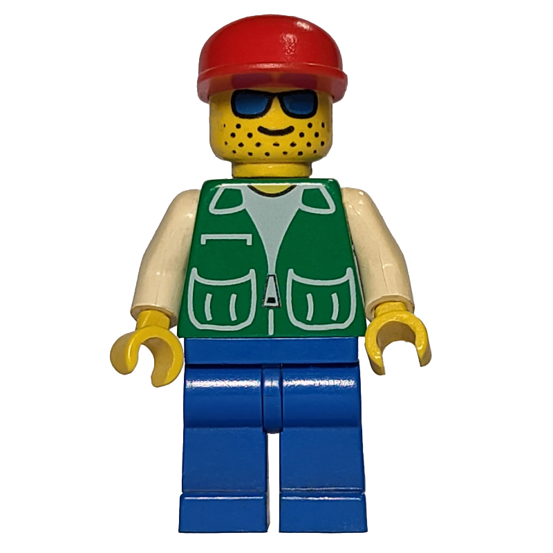 Homme, veste verte, jambes bleues, casquette rouge, lunettes de soleil bleues (Man, Green Jacket, Blue Legs, Red Cap, Blue Sunglasses)
