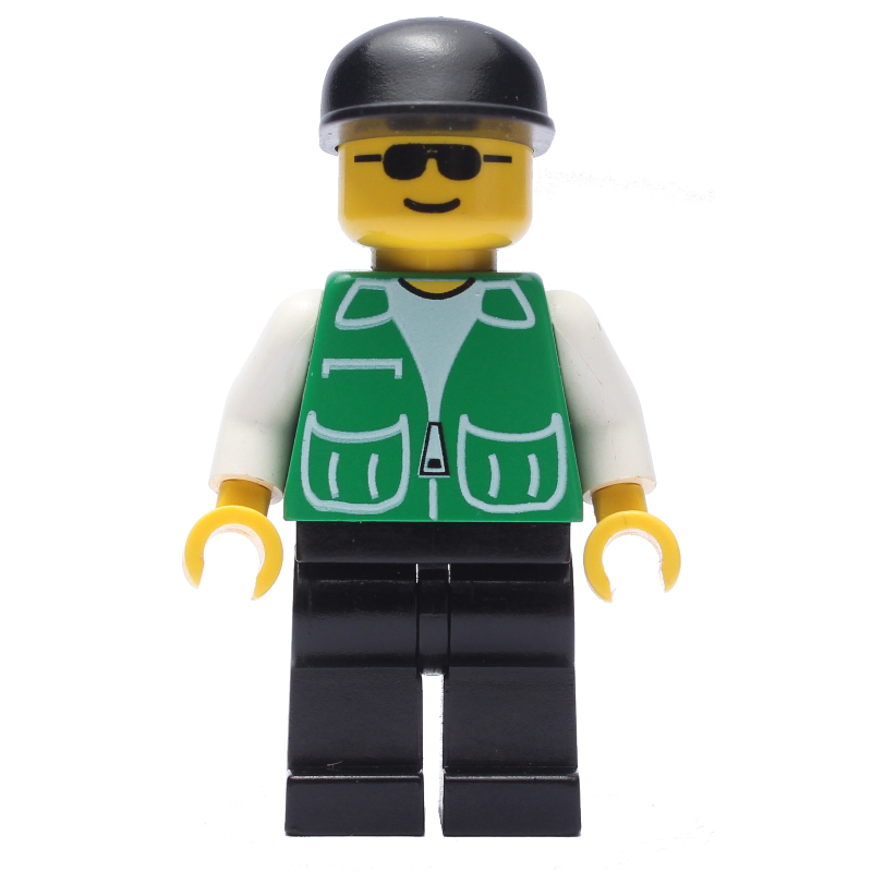 Homme, veste verte, jambes noires, casquette noire, lunettes de soleil (Man, Green Jacket, Black Legs, Black Cap, Sunglasses)