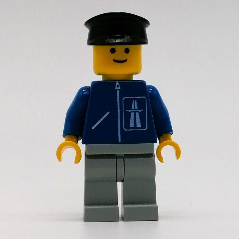 Homme, veste bleue avec logo de la route, jambes gris clair, chapeau noir (Man, Blue Jacket with Highway Logo, Light Gray Legs, Black Hat)