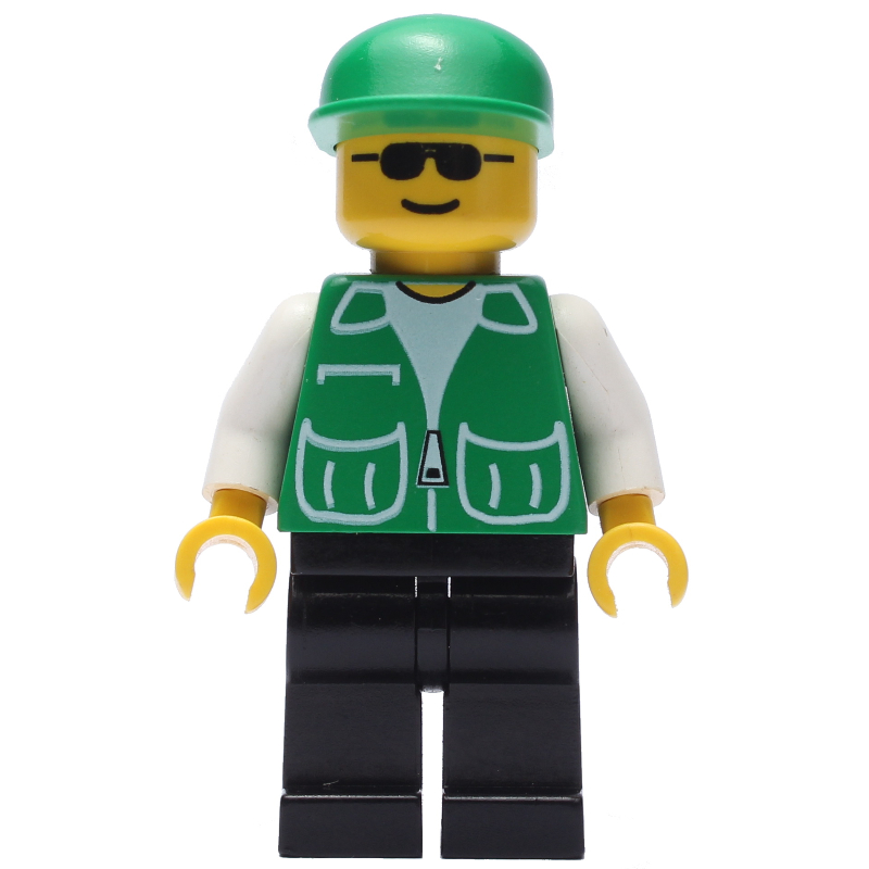 Homme, veste verte, jambes noires, casquette verte, lunettes de soleil (Man, Green Jacket, Black Legs, Green Cap, Sunglasses)