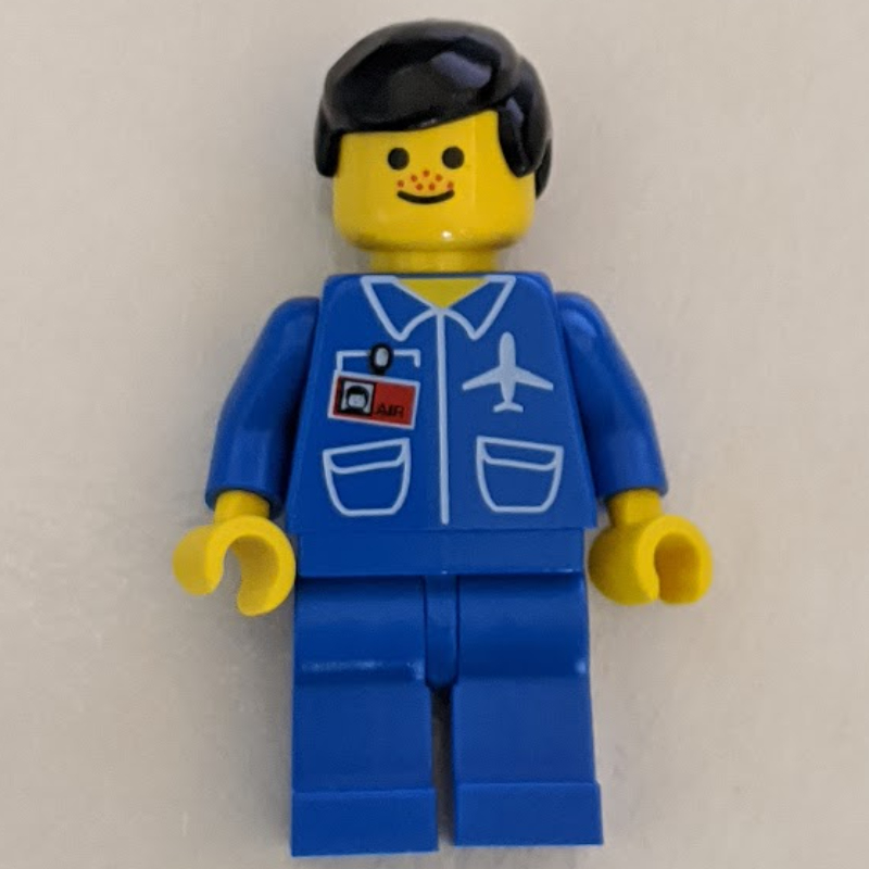 Équipage au sol, combinaison bleue avec avion et badge d'identité, cheveux noirs (Ground Crew, Blue Jumpsuit with Plane and ID Badge, Black Hair)