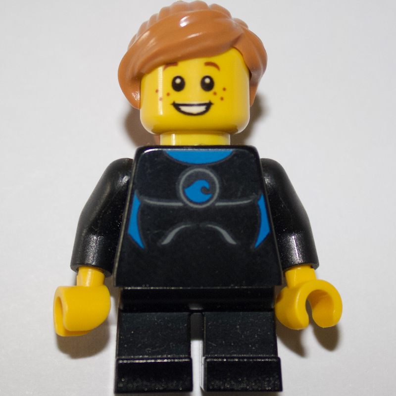 Kid - torse noir, combinaison, jambes noires, cheveux nougat moyen (Kid - Black Torso, Wetsuit, Black Legs, Medium Nougat Hair)