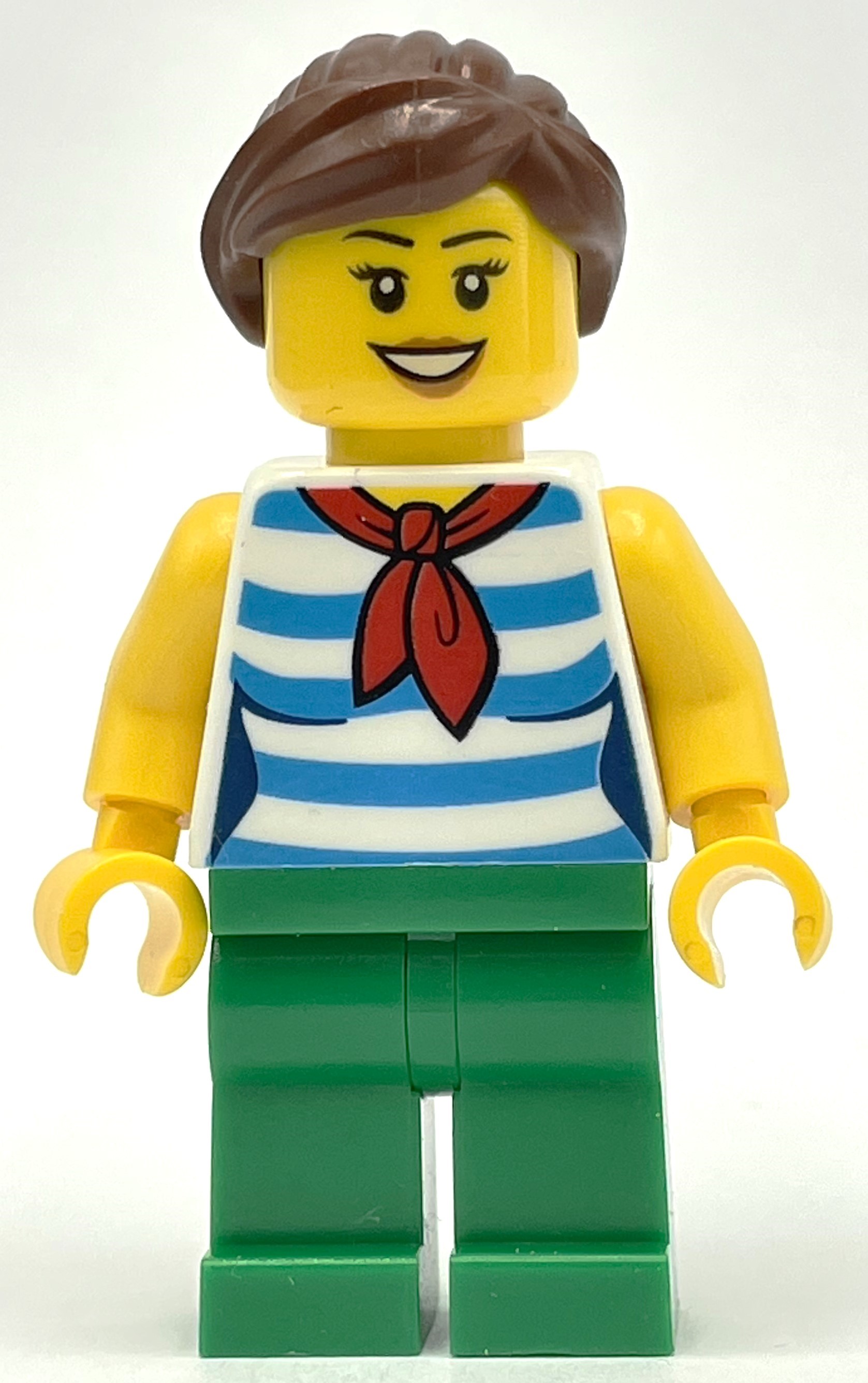 Torse blanc, jambes vertes, cheveux brun rougeâtre, femme (White Torso, Green Legs, Reddish Brown Hair, Female)