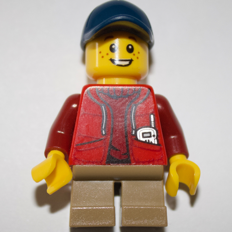 Kid - torse rouge, jambes beige foncé, casquette bleu foncé (Kid - Red Torso, Dark Tan Legs, Dark Blue Cap)
