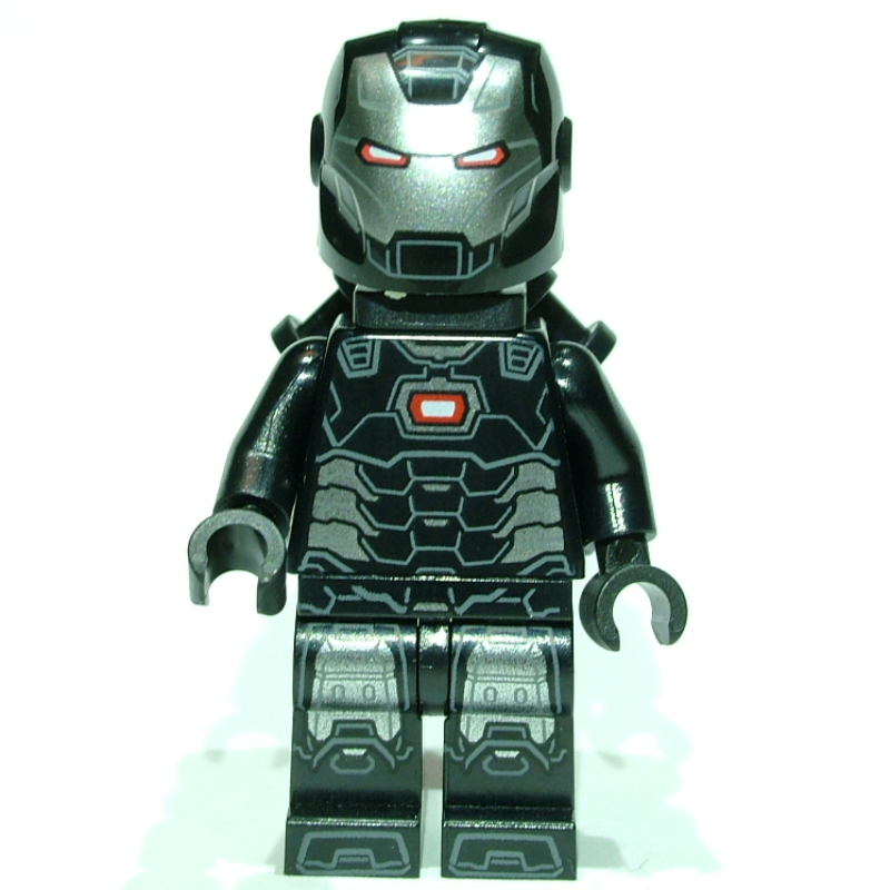 Machine de guerre, tenue noire avec support de cou (War Machine, Black Outfit with Neck Bracket)