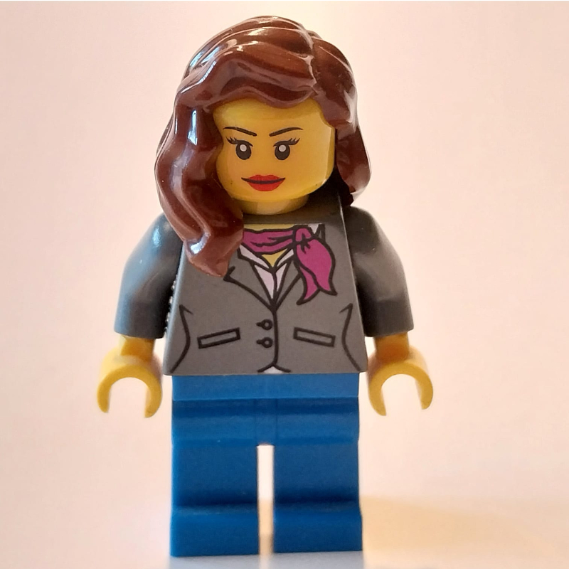 Femme, veste gris foncé bleuté avec écharpe magenta, jambes bleues, cheveux brun rougeâtre (Woman, Dark Bluish Gray Jacket with Magenta Scarf, Blue Legs, Reddish Brown Hair)