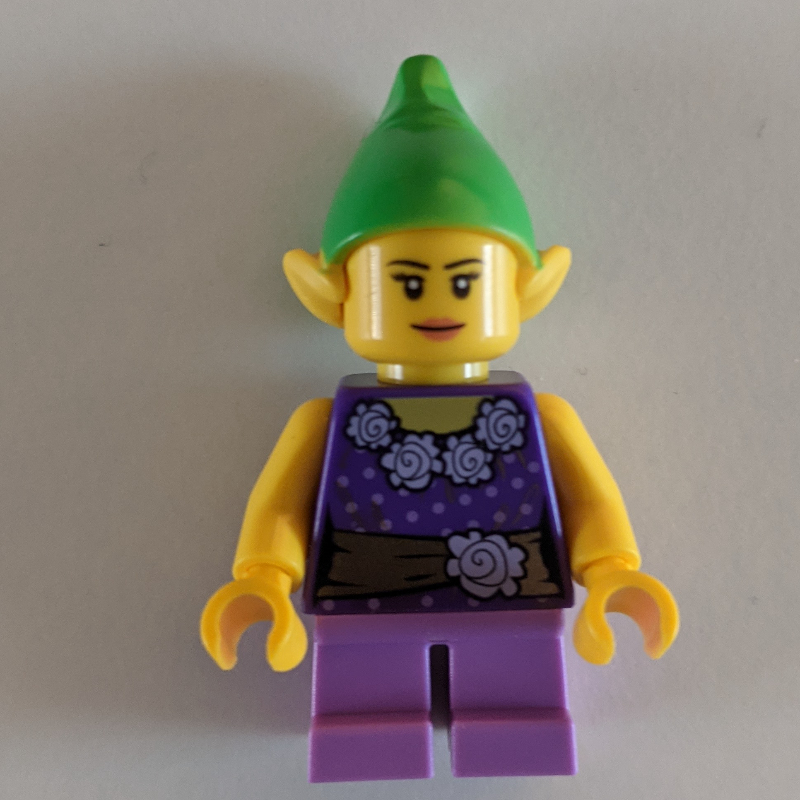 Elf - torse violet foncé, jambes lavande moyen, chapeau vert (Elf - Dark Purple Torso, Medium Lavender Legs, Green Hat)