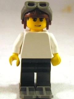 Torse blanc, jambes noires, casquette aviateur brun rougeâtre, skis, homme (White Torso, Black Legs, Reddish Brown Aviator Cap, Skis, Male)
