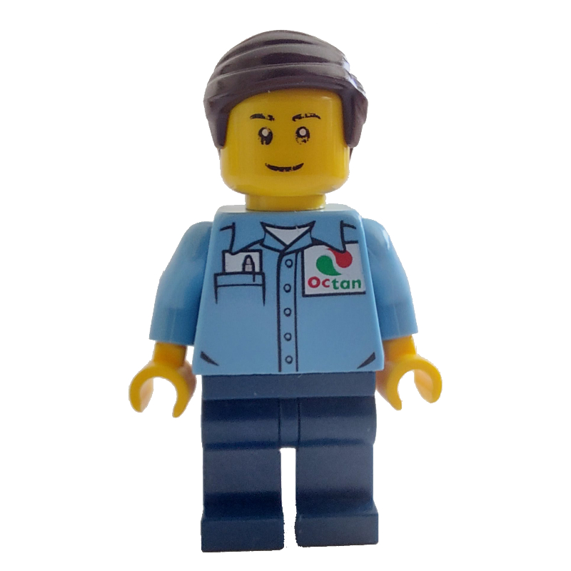 Homme, chemise bleu moyen avec logo Octan, jambes bleu foncé, cheveux brun foncé (Man, Medium Blue Shirt with Octan Logo, Dark Blue Legs, Dark Brown Hair)