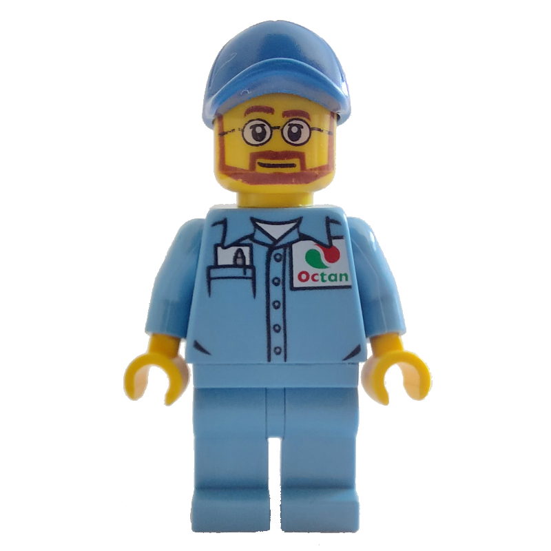 Homme, chemise bleu moyen avec logo Octan, jambes bleu moyen, casquette bleue, barbe et lunettes (Man, Medium Blue Shirt with Octan Logo, Medium Blue Legs, Blue Cap, Beard and Glasses)