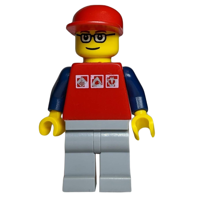 Homme, chemise rouge avec bras bleu foncé, casquette rouge, lunettes (Man, Red Shirt with Dark Blue Arms, Red Cap, Glasses)